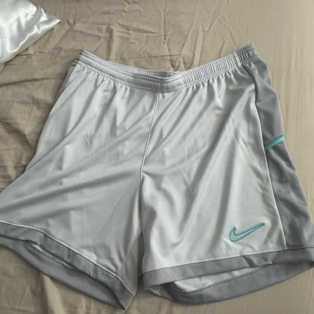 Nike Gray Athletic Shorts Lightweight Moisture-Wicking